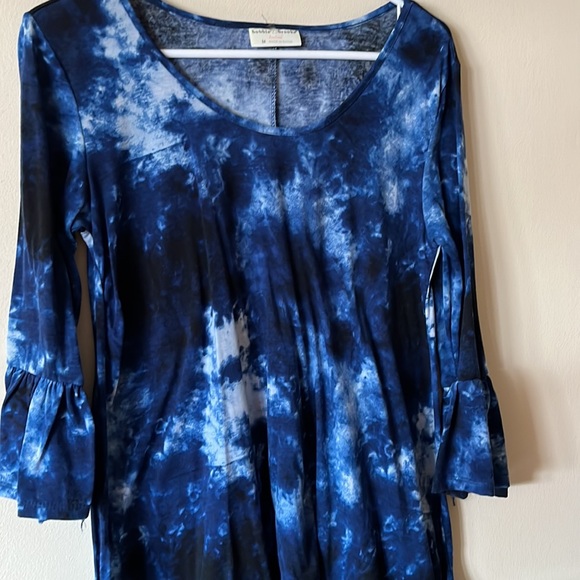 Bobbie Brooks med. tunic, 95% polyester/5% spandex, 19” pit to pit. 30” L - Picture 2 of 3